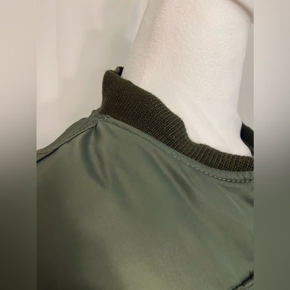 NWT Fate Army Green Zip Up Cropped Bomber Jacket With Ribbed Cuffs And Neckline - Picture 5 of 14